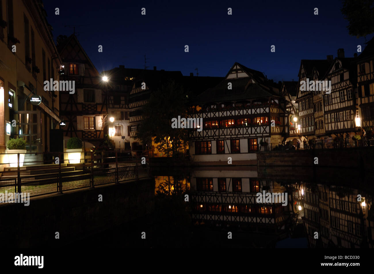 Vue de nuit sur la Petite France, Strasbourg Banque D'Images