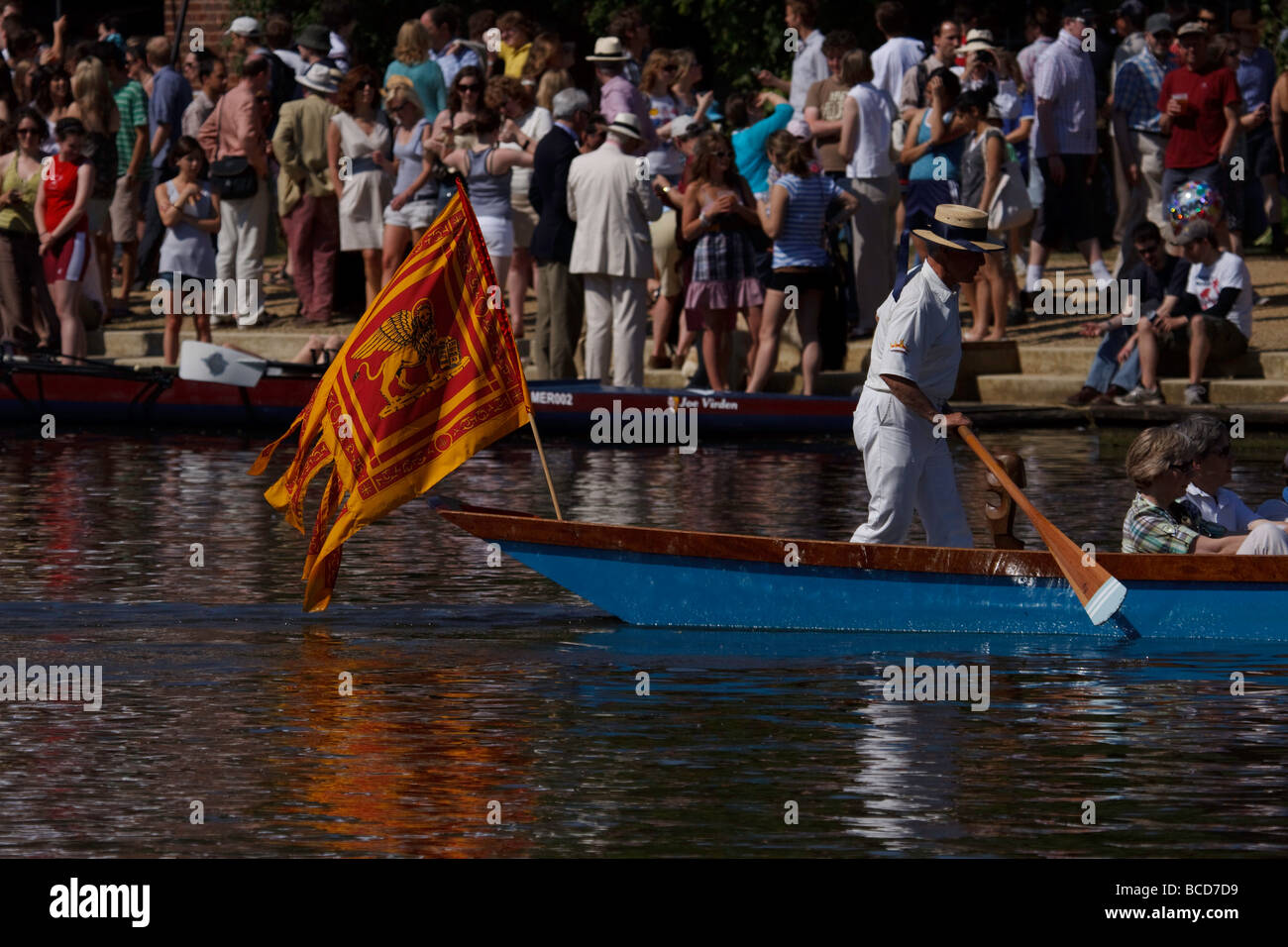 Le bateau taxi à l'Université d'Oxford d'Aviron Banque D'Images