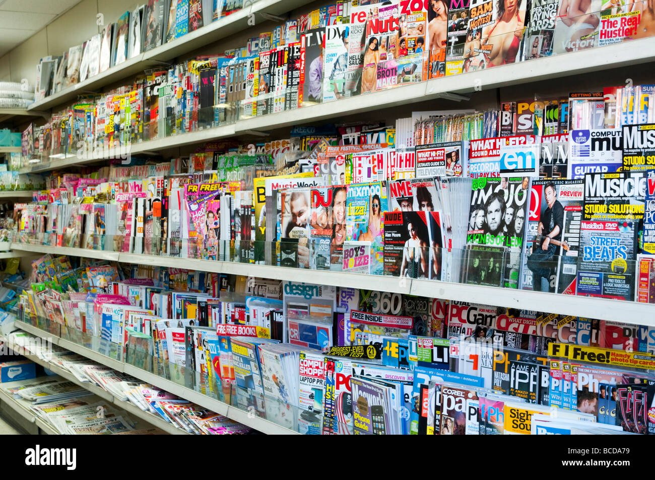 Magazines sur le carré d'un marchand de Londres, Angleterre, Royaume-Uni Banque D'Images