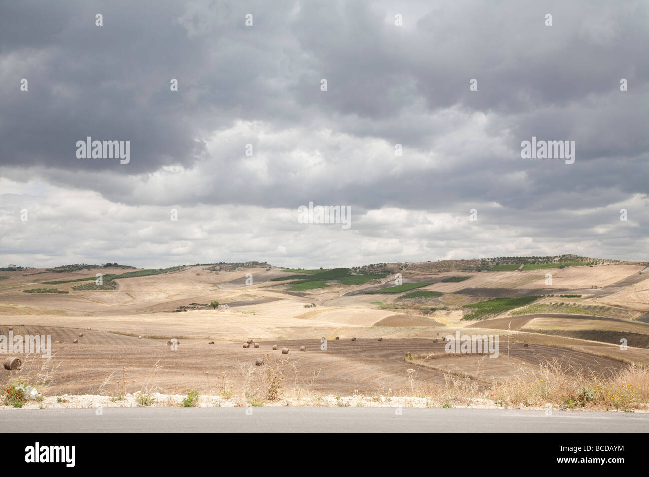 La campagne de Sicile, ciel couvert, nuageux Banque D'Images