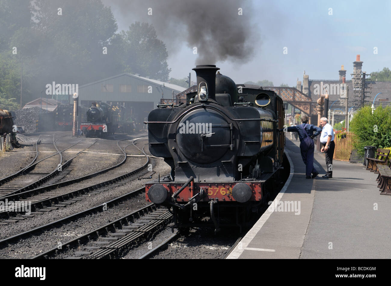 Quitter la station de train à vapeur sur la Bridgnorth Severn Valley Railway, Shropshire Banque D'Images