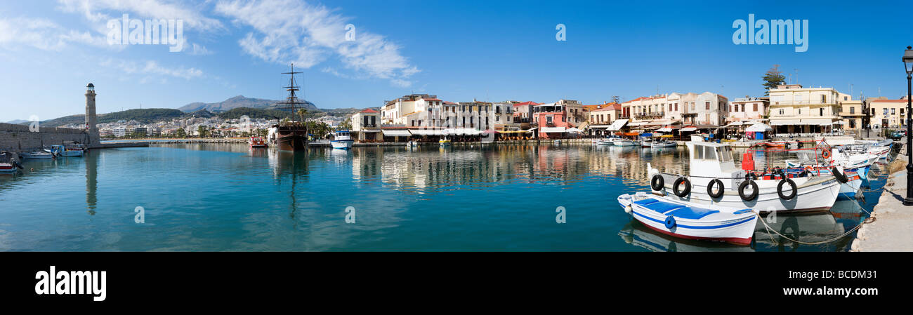 La vue panoramique sur le vieux port vénitien, Rethymnon, côte nord-ouest, Crète, Grèce Banque D'Images