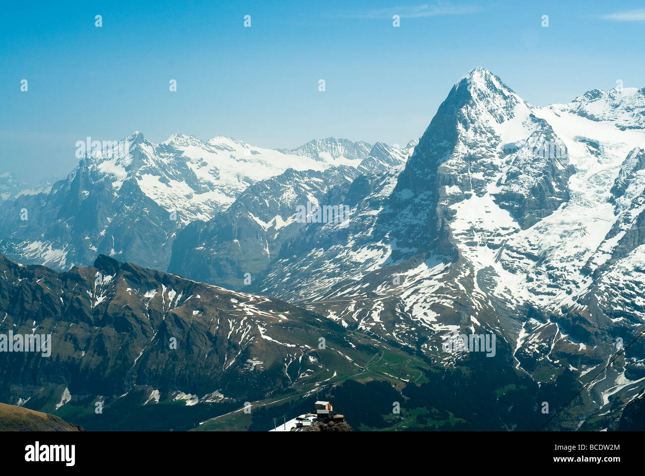 Eiger et Wetterhorn pics de montagne vue depuis la Suisse Schildhorn Banque D'Images