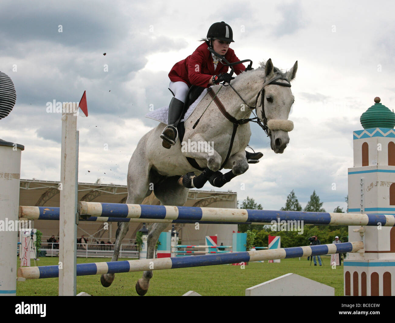 Sport équestre les cavaliers de saut saut à cheval sur la concurrence saute Banque D'Images