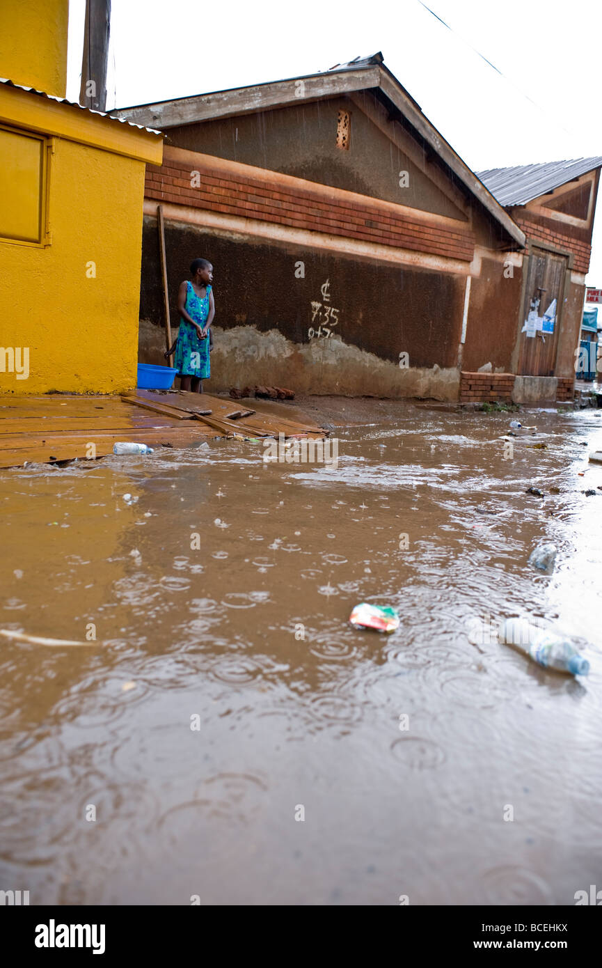 Dans cette tempête d'Kamwockya Ouganda Kampala de règlement Banque D'Images