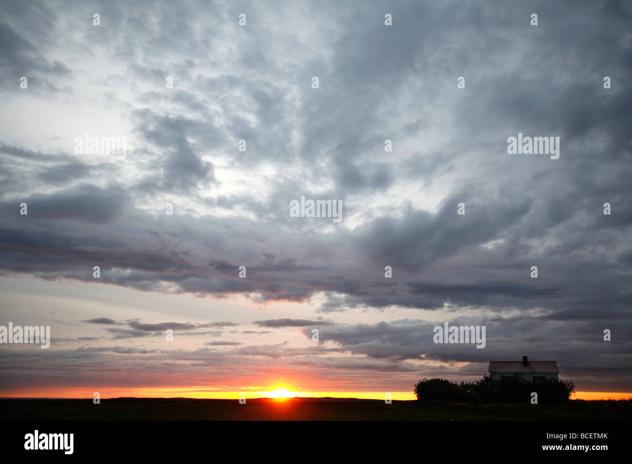 Soleil de Minuit, Grímsstaðir, Islande Banque D'Images