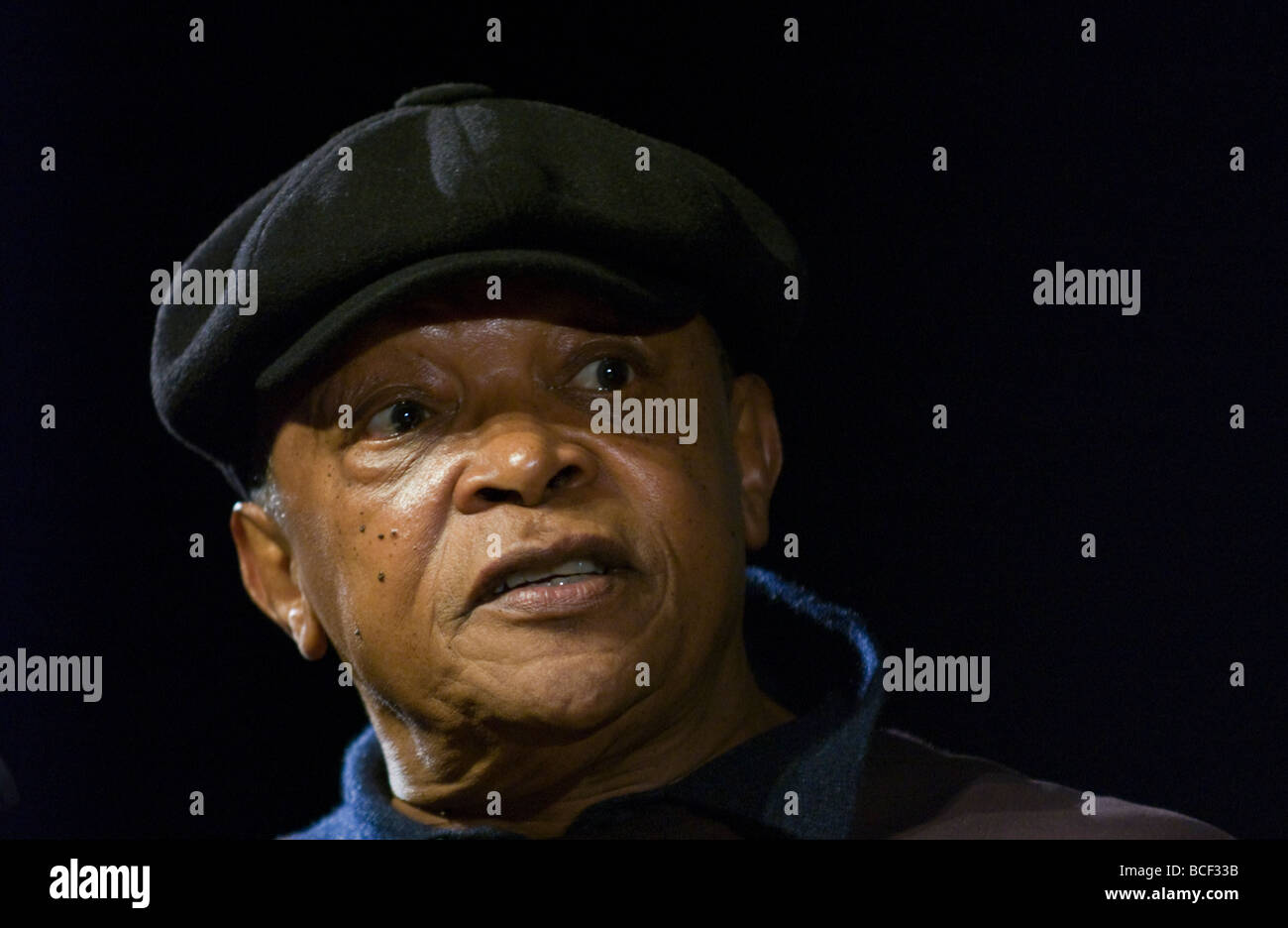 La légende du jazz sud-africain Hugh Masekela discuter de sa musique et de la vie au Hay Festival 2009 Banque D'Images