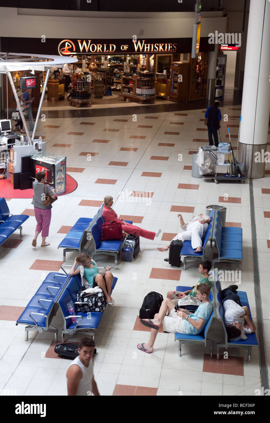 Duty free shop at gatwick airport north terminal Banque de