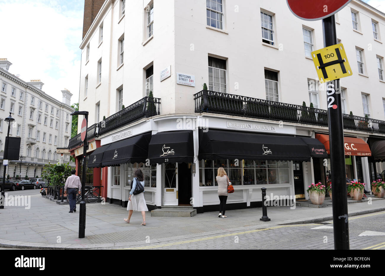 Christian Louboutin, chaussures et sacs de luxe français designer shop  Motcomb Street London Knightsbridge Photo Stock - Alamy