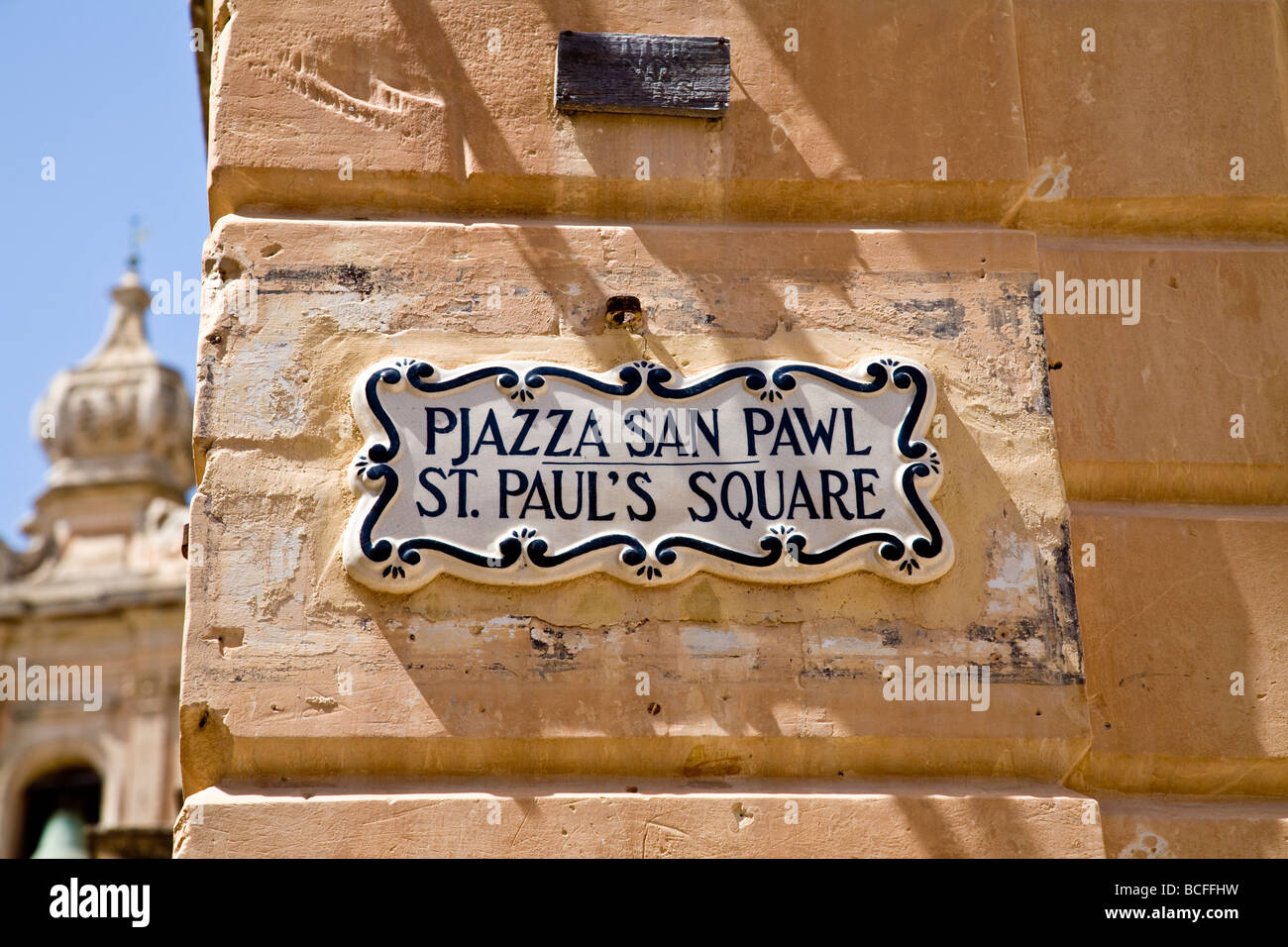 Plaque de rue pour St Paul's Square à Mdina, Malte, l'Union européenne. Banque D'Images