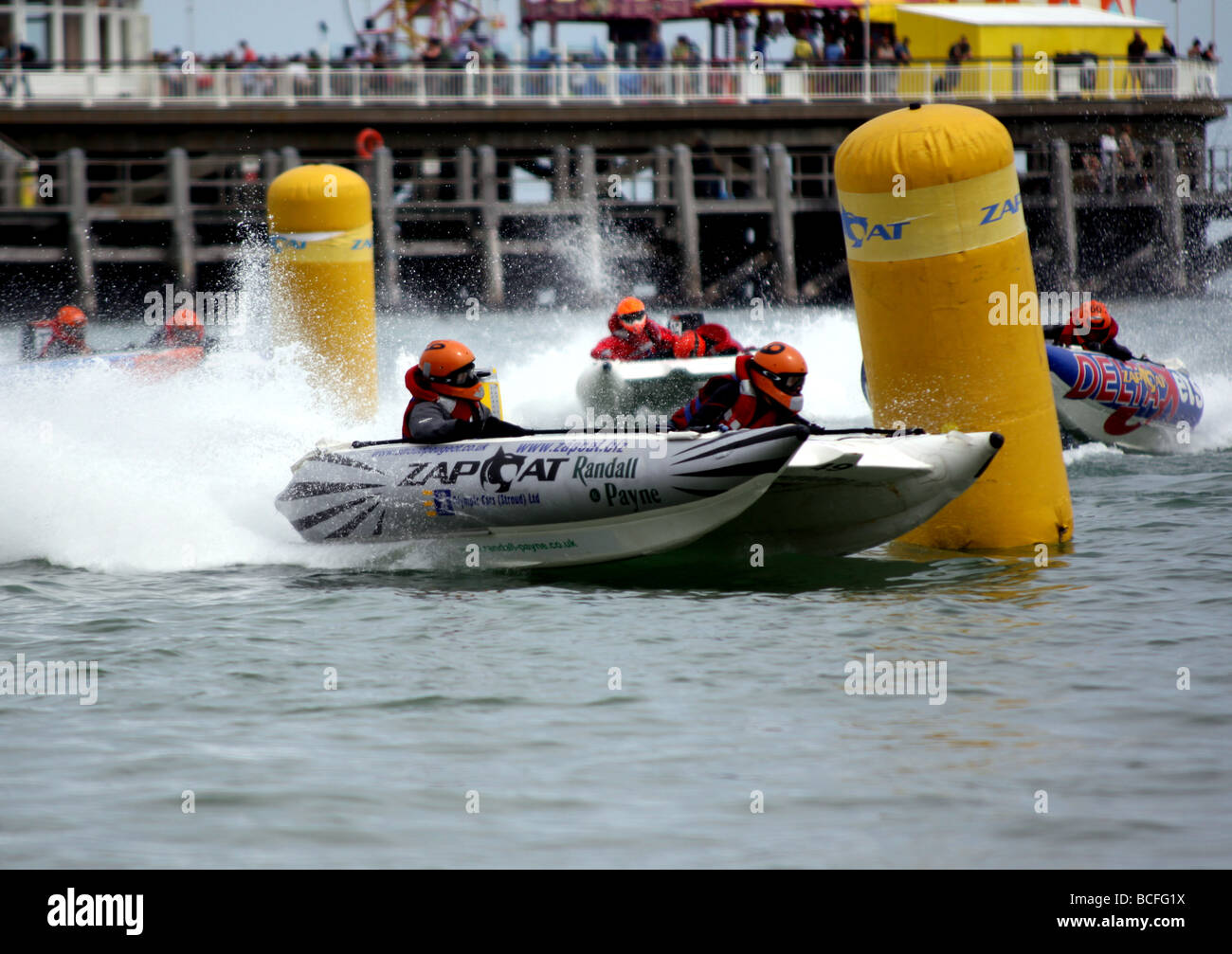 ZapCat Gemini - course dans la baie de Bournemouth en juillet 2009 Banque D'Images