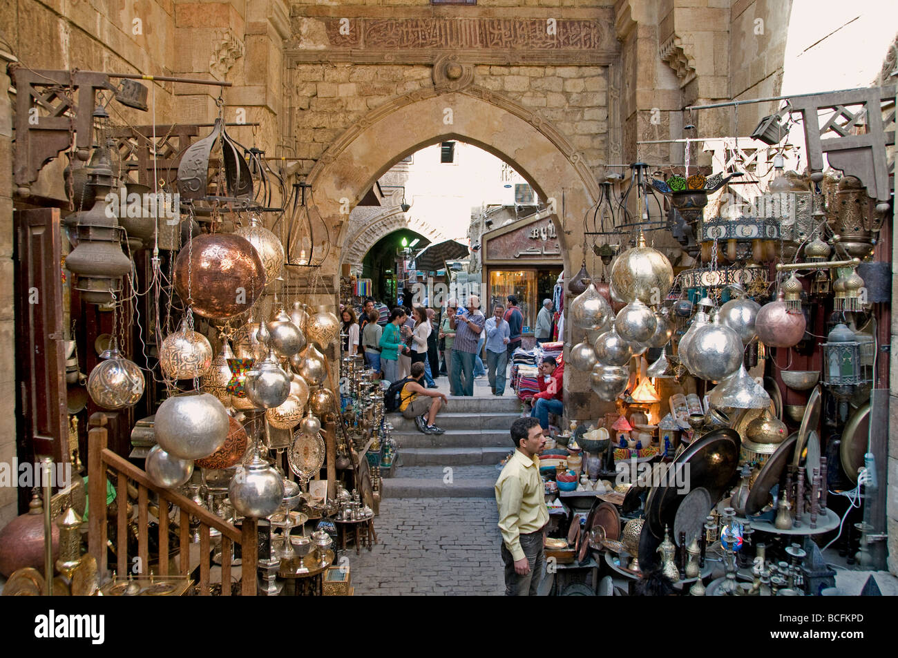 Le Caire islamique de Khan El Khalili Souk Bazar égyptien Le souk remonte à 1382 Émir Djaharks el-Khalili caravansérail Banque D'Images