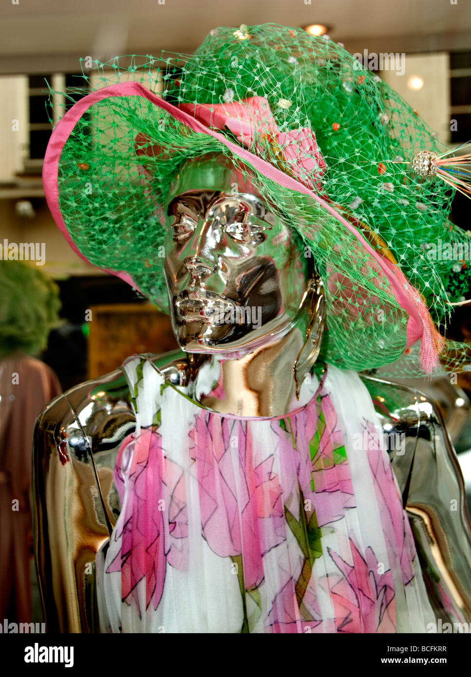 Les Champs Elysées Paris France Fashion designer couturier Banque D'Images