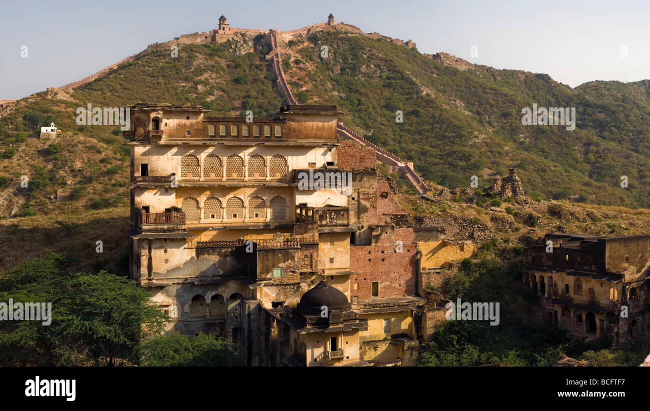 Vue du Fort Amber à Jaipur, Inde. L'heure du coucher du soleil. Banque D'Images