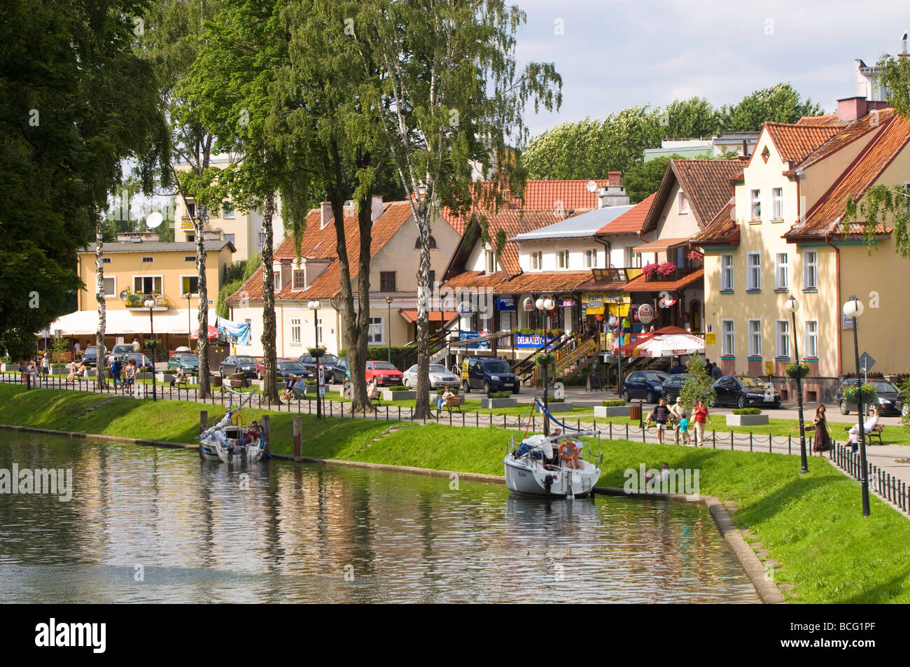 Vue sur le canal Rio Marina Grande Mazurian Lakes Pologne Banque D'Images