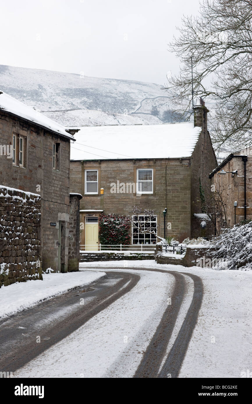 Le village de Tonbridge dans la neige, Yorkshire UK Banque D'Images