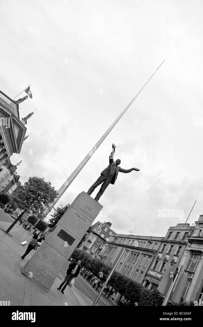 La statue de JimLarkin, dirigeant syndical, dans O'Connell Street, Dublin, Irlande Banque D'Images