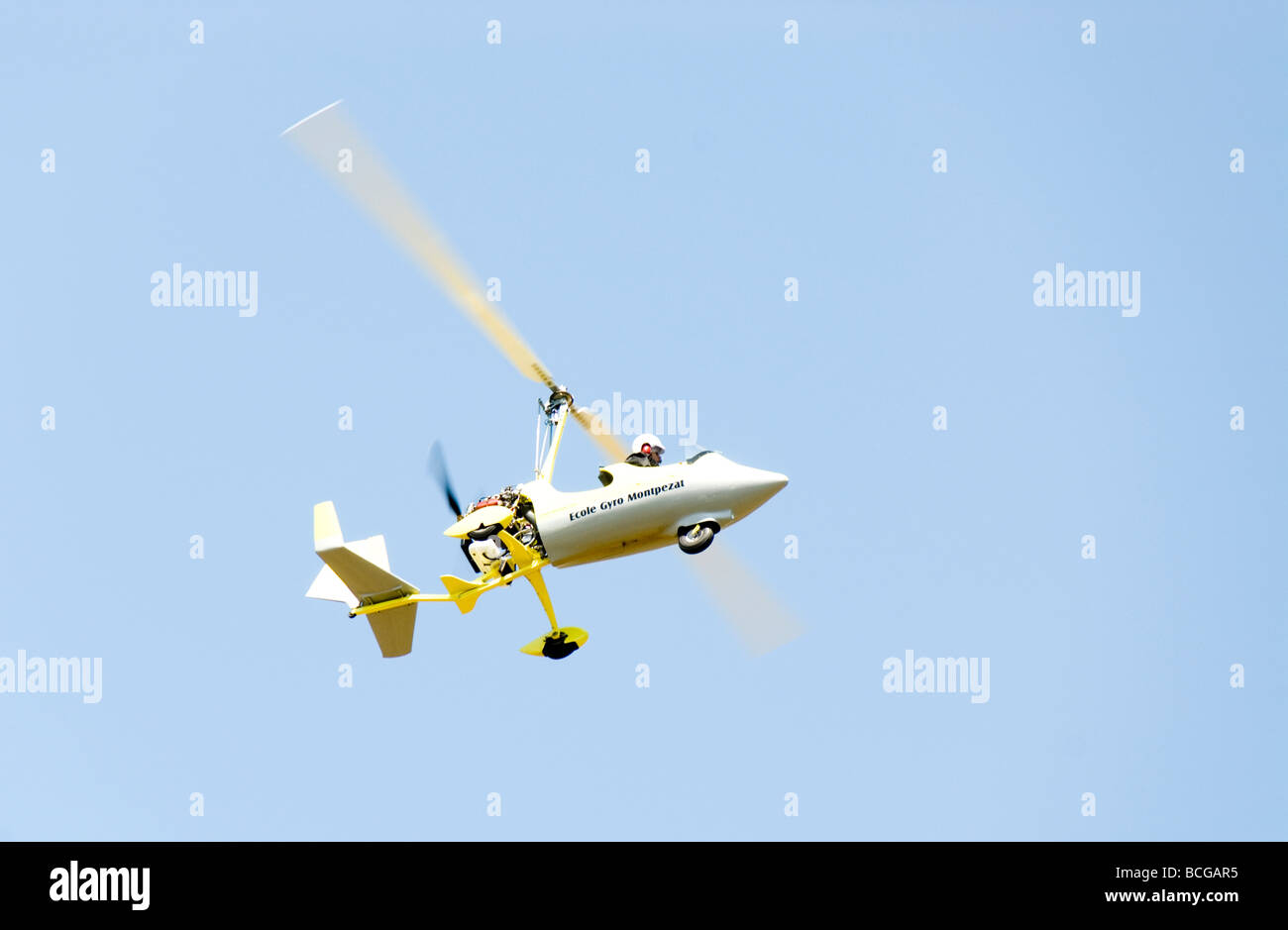 Autogyre en vol à un meeting aérien en France Banque D'Images