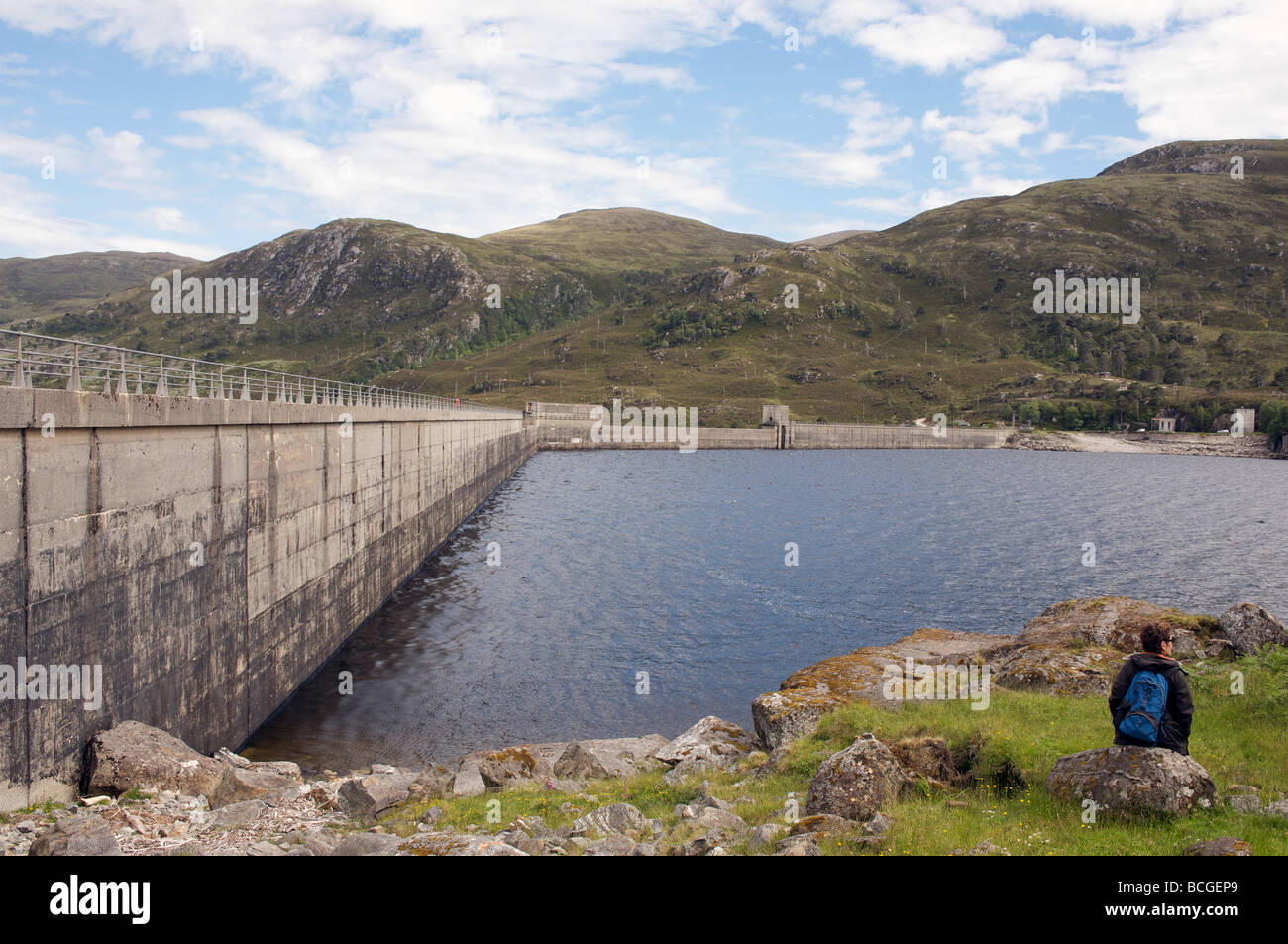 Barrage Mullardoch, partie de l'Affric-Beauly système hydro-électrique, de l'Écosse. Banque D'Images