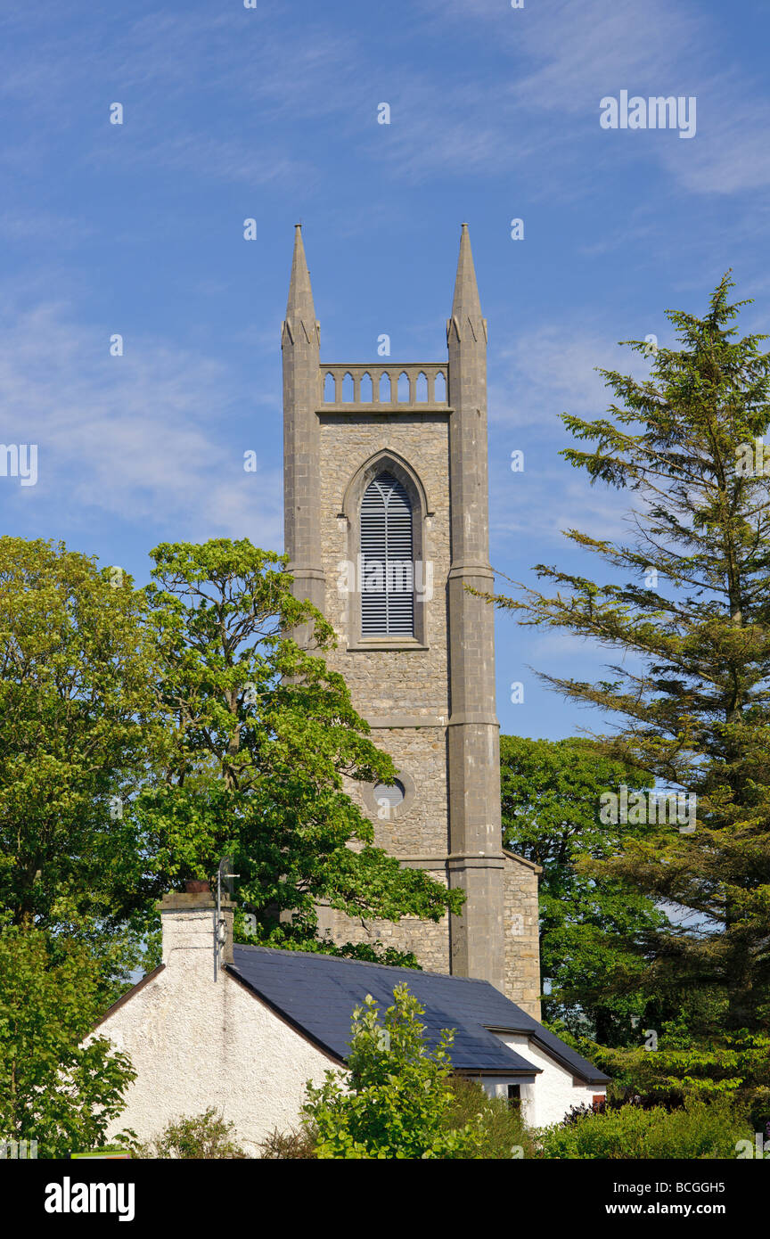Saint Colomba s'église l'Eglise d'Irlande où il y a une grande croix et la tombe de Yeats Banque D'Images
