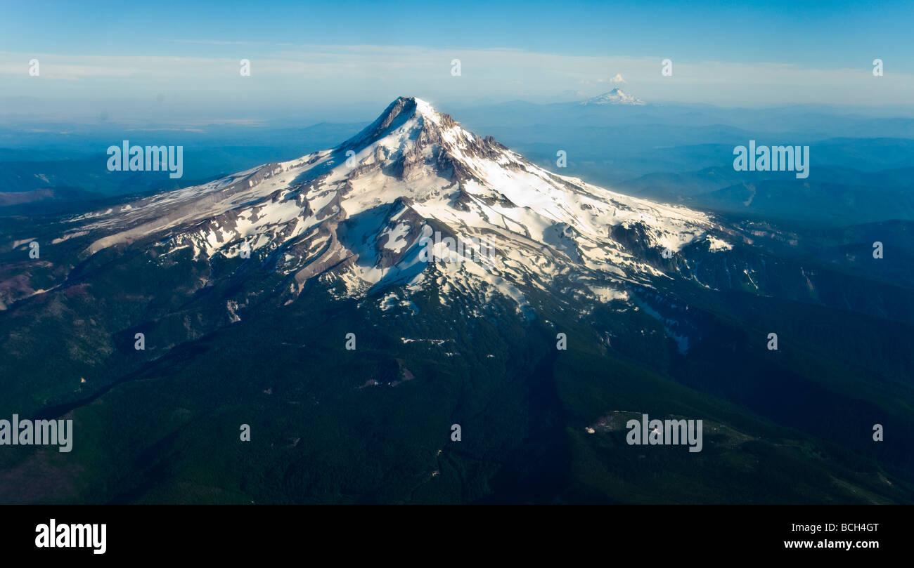 Vue aérienne de Mt Hood au début de l'été l'Oregon Banque D'Images