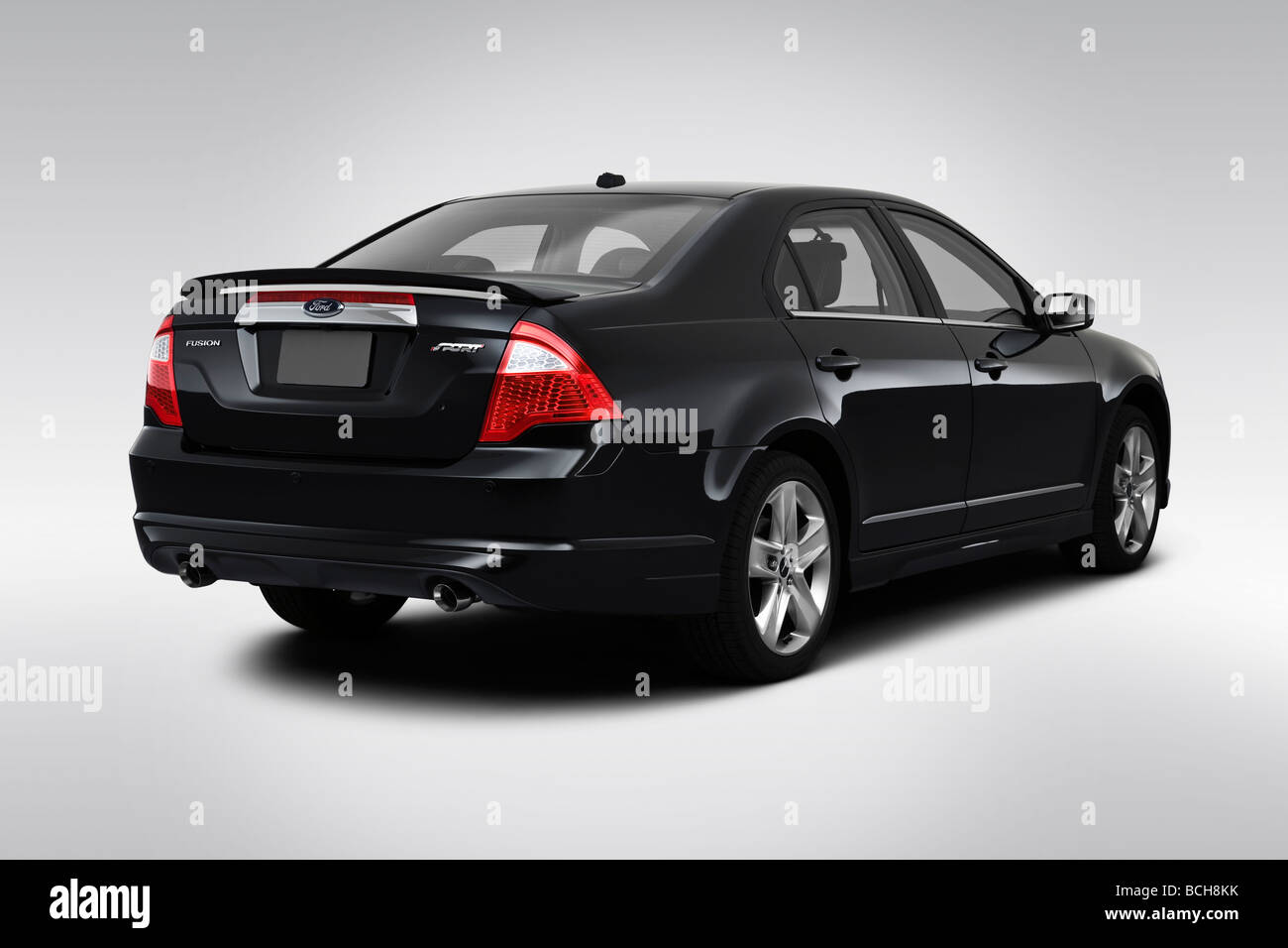 2010 Ford Fusion Sport en vue d'angle arrière - Noir Banque D'Images