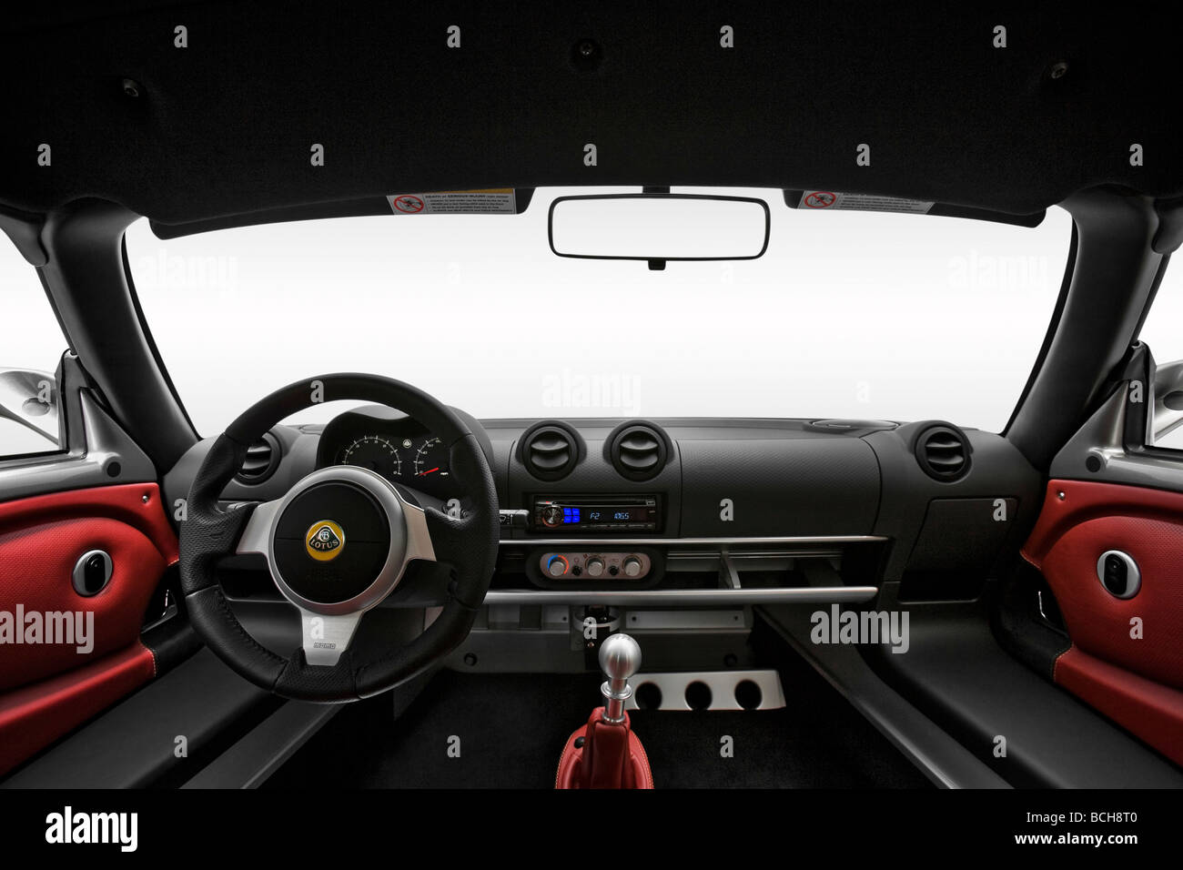 2009 Lotus Elise SC en argent - planche de bord, console centrale, le levier de vitesses voir Banque D'Images