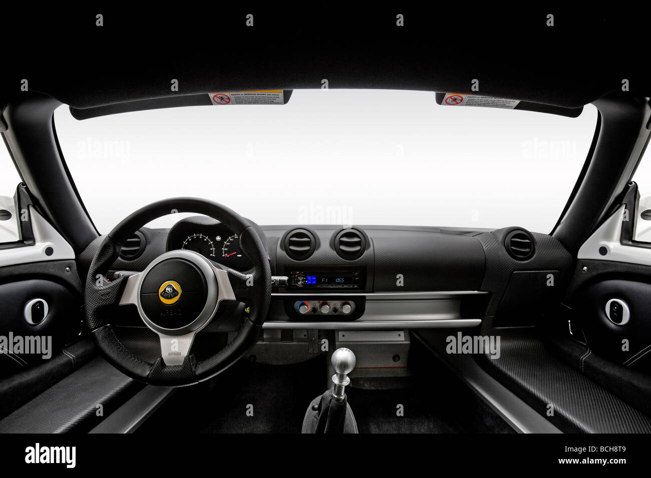 2009 Lotus Exige S260 en blanc - planche de bord, console centrale, le levier de vitesses voir Banque D'Images