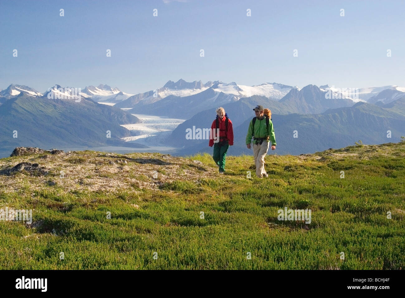 Deux randonnées près de Mendenhall Glacier Alaska du Sud-est de la Forêt Nationale Tongass Banque D'Images