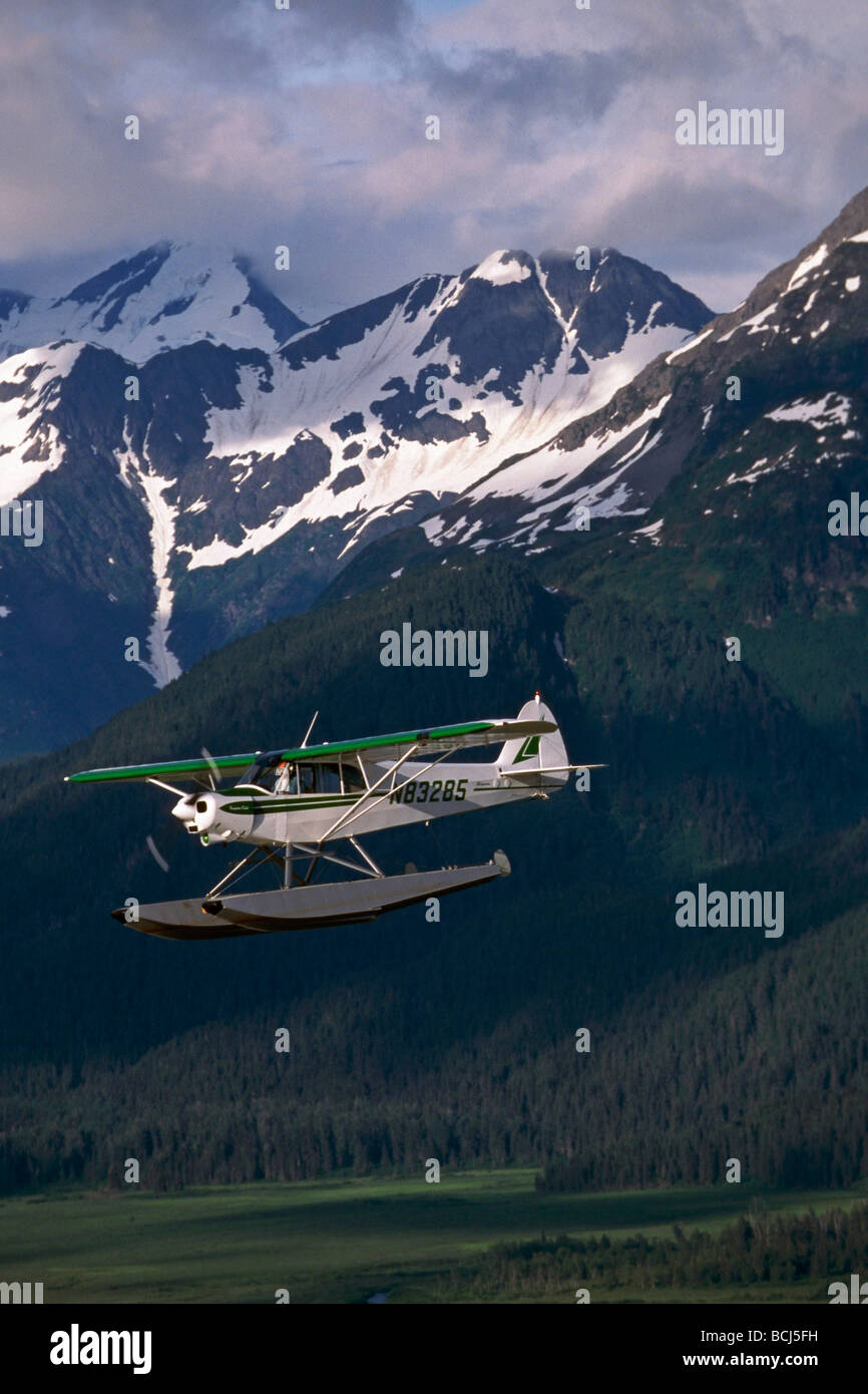 SuperCub sur hydravion Turnagain Arm SC AK de l'été Banque D'Images