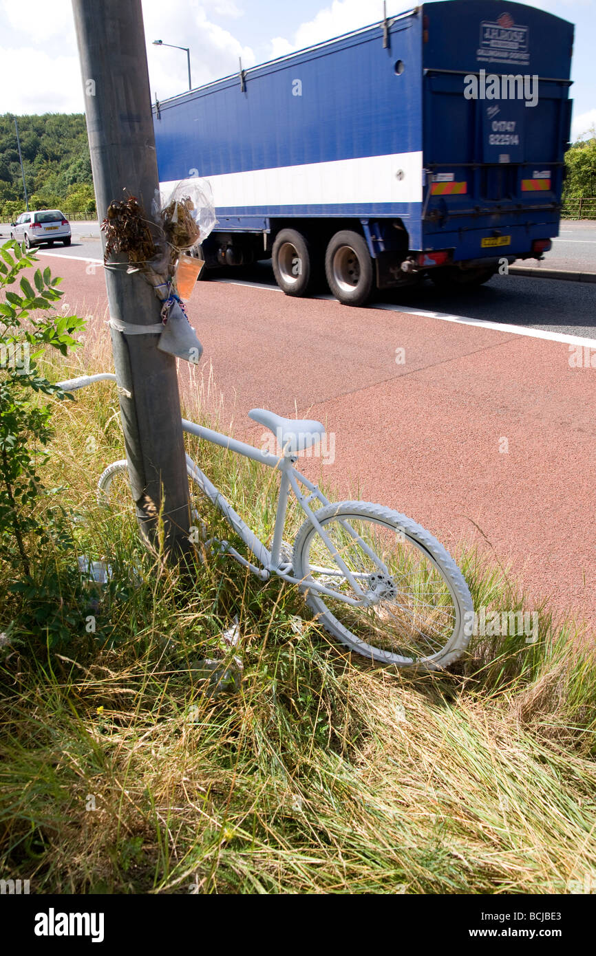 Ghost vélo sur le Portway Bristol Angleterre Banque D'Images