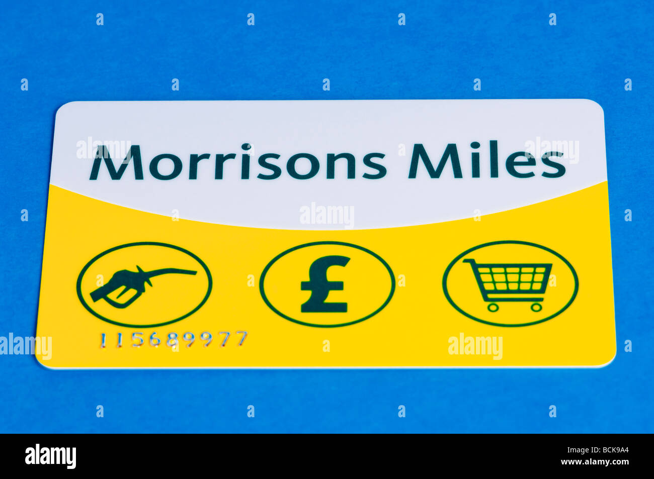 Un Miles Morrisons carte utilisée pour l'échange de points lorsque vous acheter de l'essence ou diesel en échange d'un chèque à dépenser dans le magasin Banque D'Images