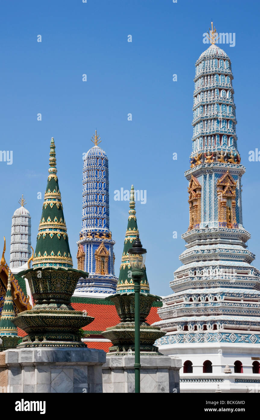 Thaïlande, Bangkok. Certains des beaux temples bouddhistes et sanctuaires du Roi de Thaïlande s Royal Grand Palace. Banque D'Images