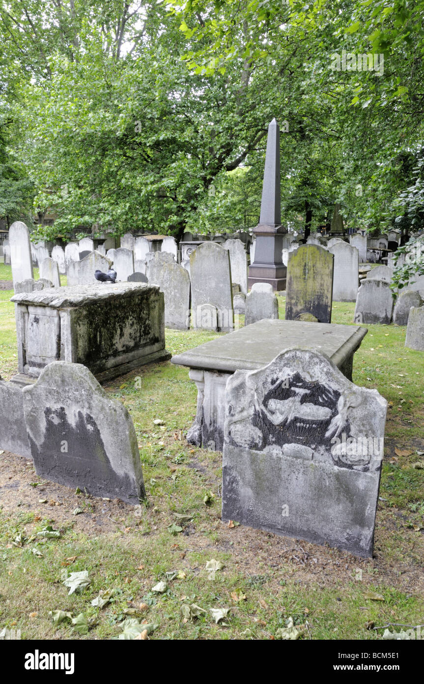 Pierres tombales Bunhill Fields Burial Ground Islington Londres Angleterre Royaume-uni Banque D'Images
