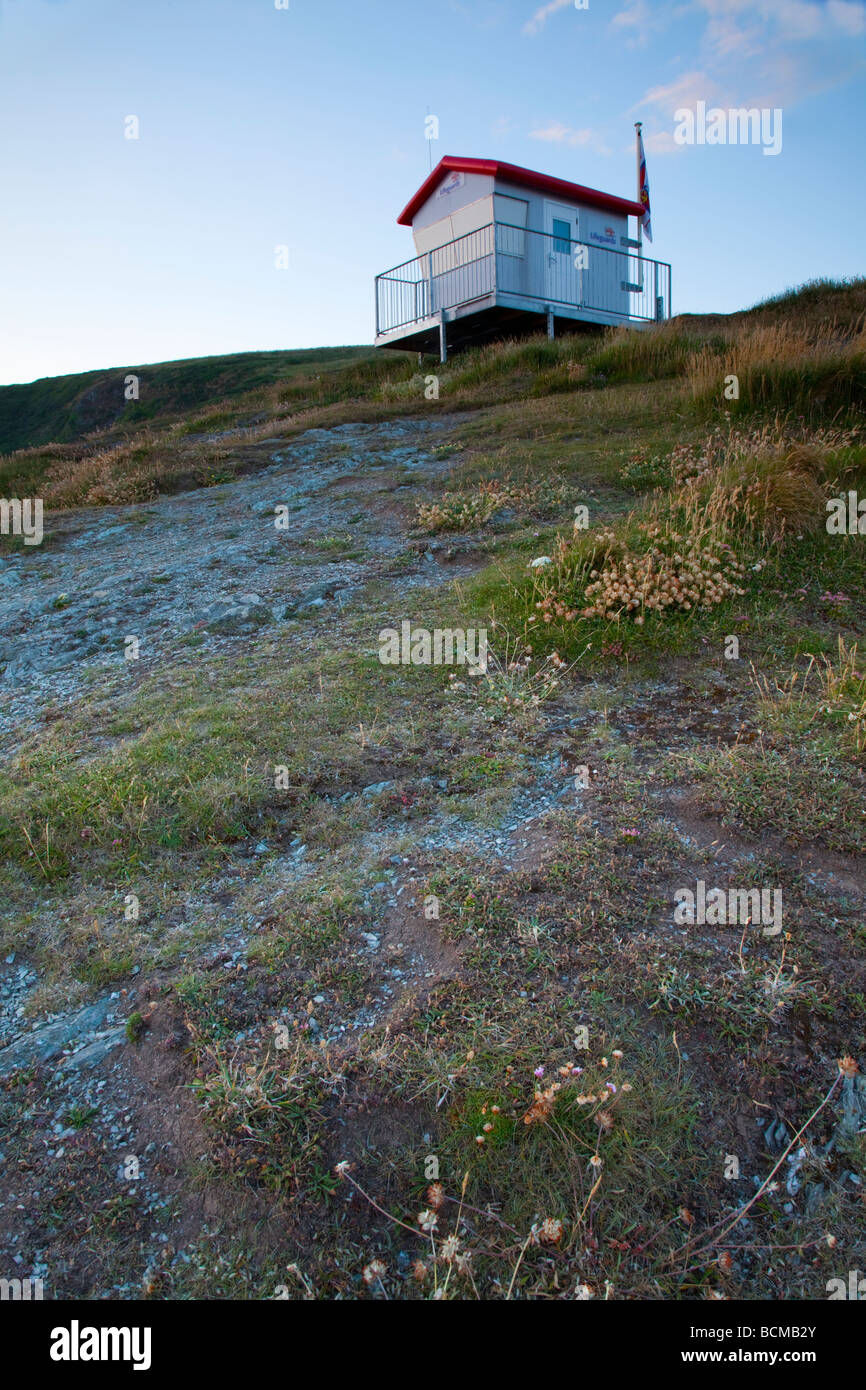 L'Institut National Royal de la RNLI Liveboat lookout cabin, Sharrow Point, Cornwall, UK Banque D'Images