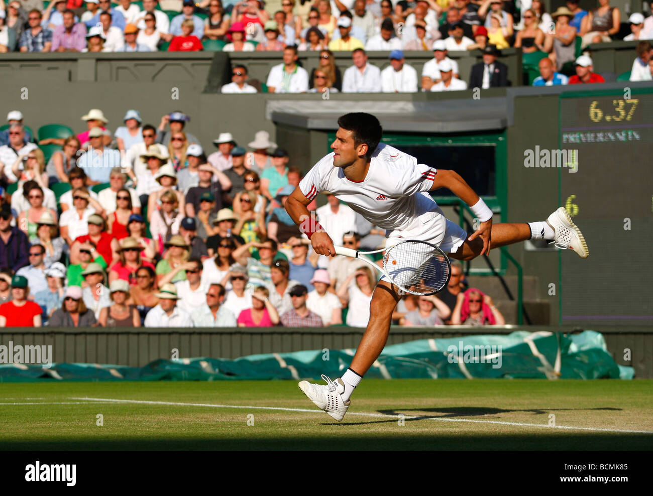 Wimbledon 2009, Novak Djokovic SRB en action Banque D'Images