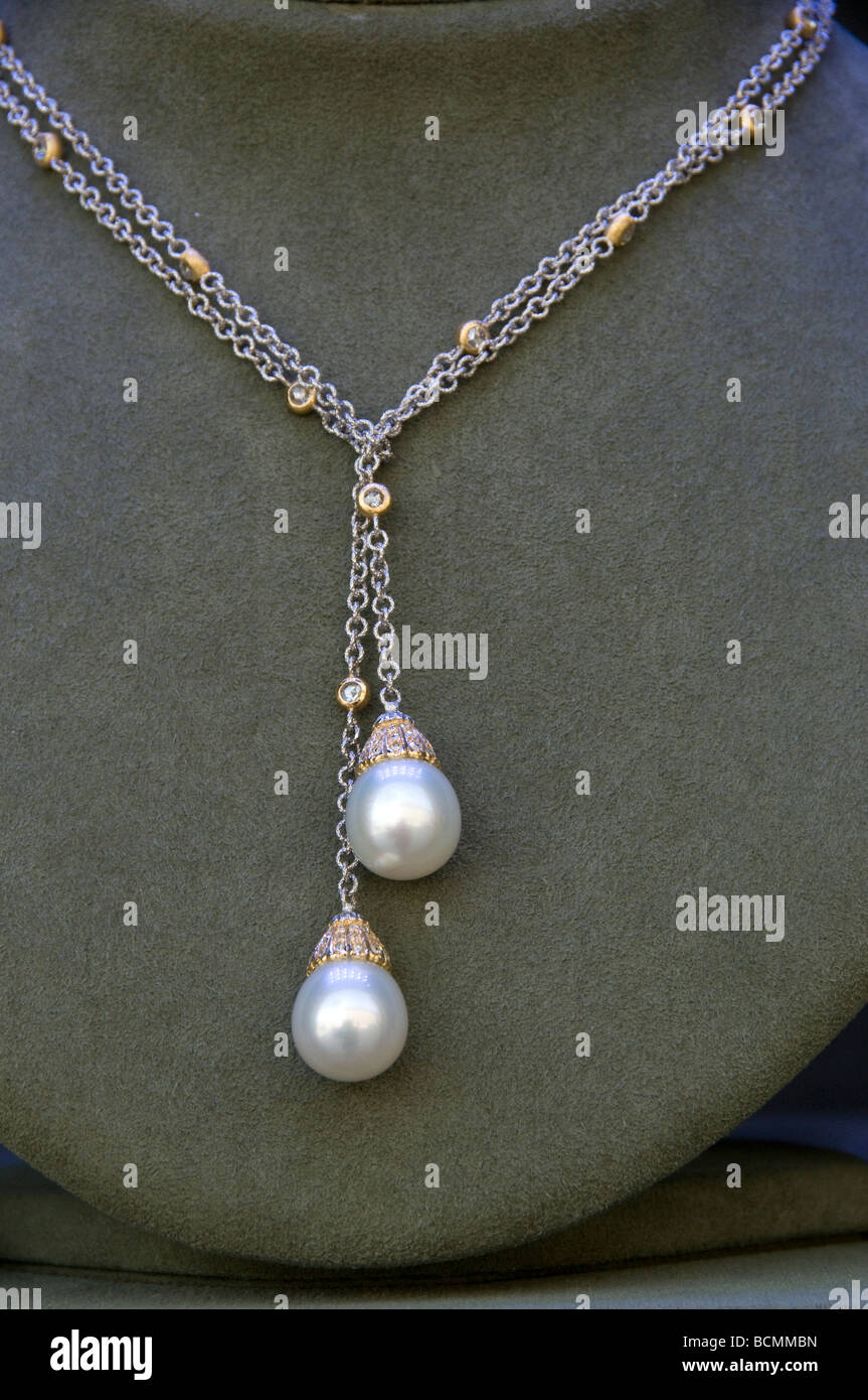 Collier de perles de la Place Vendôme Paris bijoutier bijoux Banque D'Images