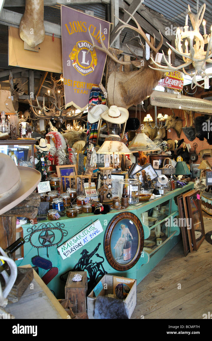 L'intérieur du magasin d'antiquités à Fort Worth, Texas Banque D'Images