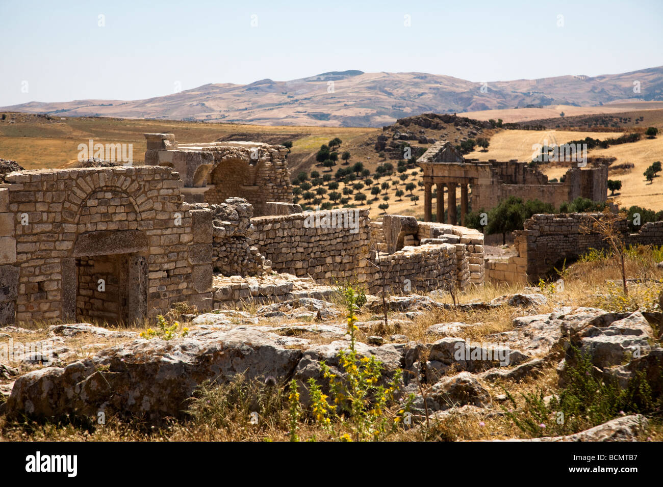 Les ruines romaines de Dougga est renommé comme le plus beau site romain dans tous les de la Tunisie. Banque D'Images