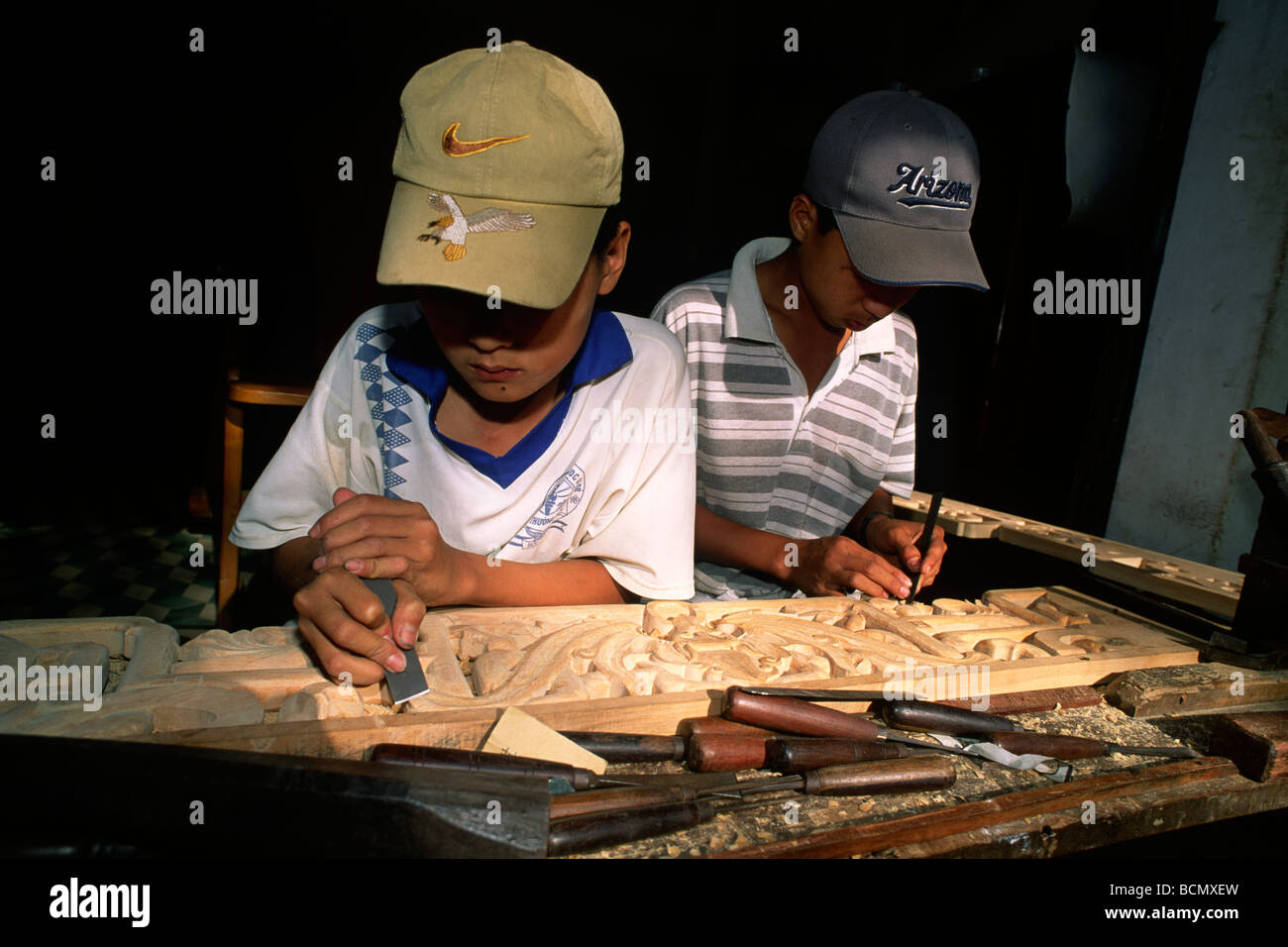 Vietnam, Hoi an, village de Kim Bong, sculpture sur bois Banque D'Images