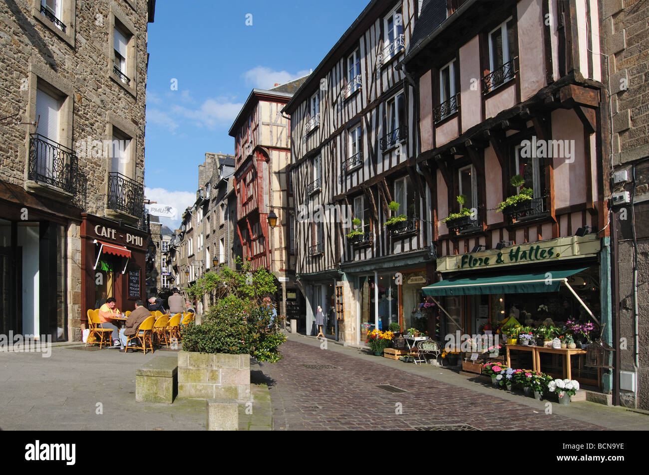 Vieux bâtiments à colombages à Dinan en Bretagne Banque D'Images