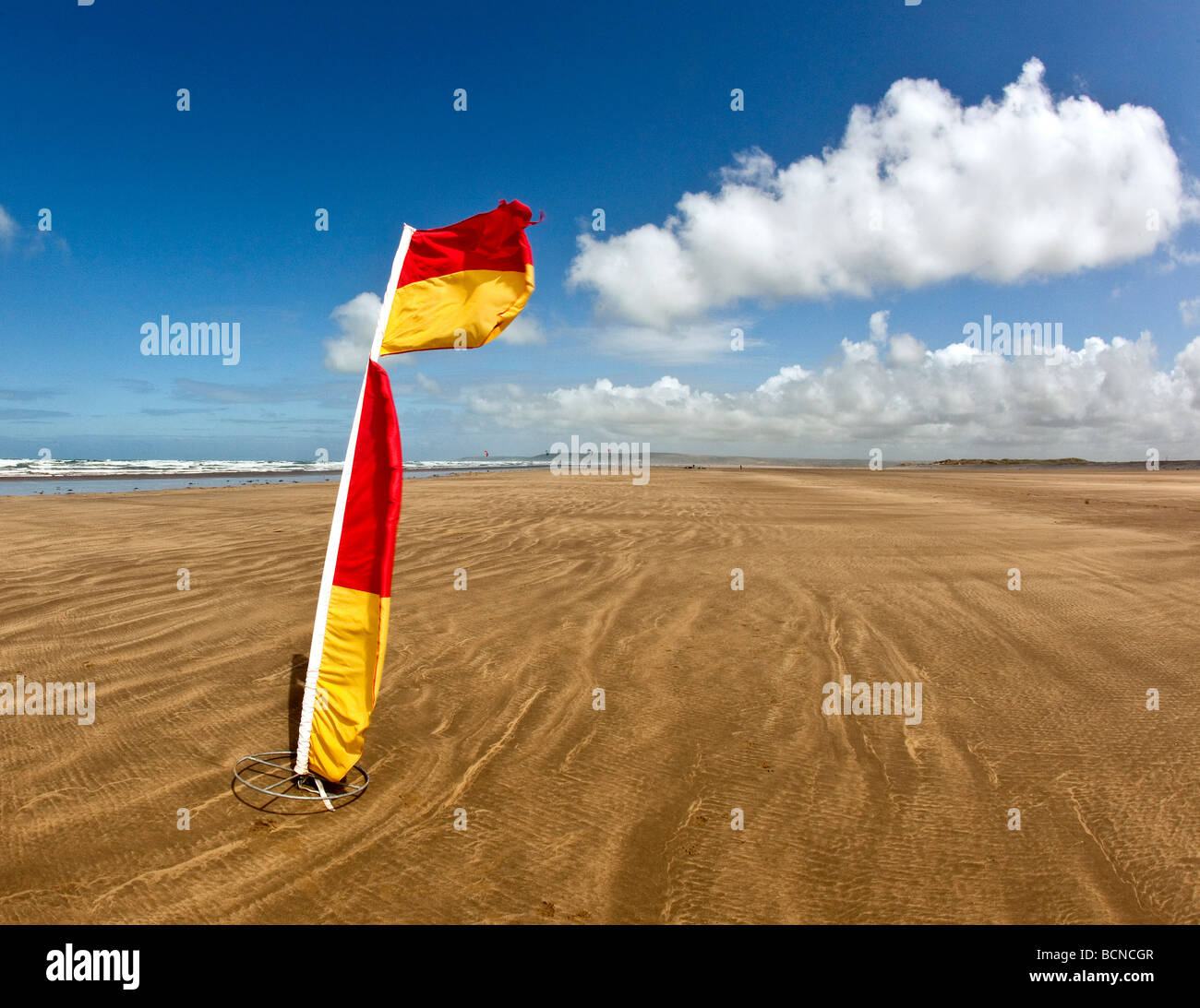 Lifeguard Drapeau à Westward Ho Banque D'Images