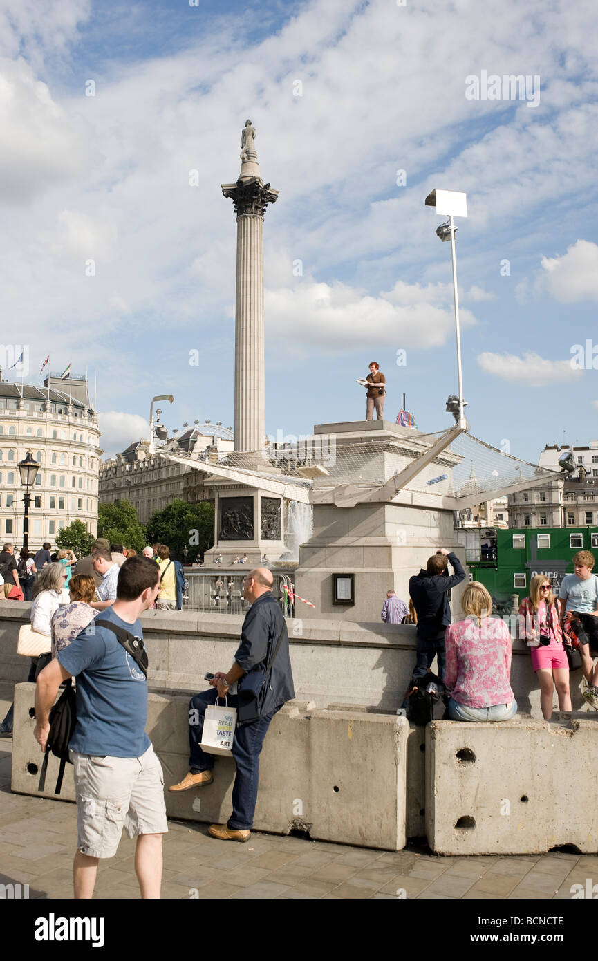 La quatrième Base du Trafalgar Square de Londres. Partie d'un projet appelé l'un et l'autre de l'artiste Antony Gormley. Banque D'Images