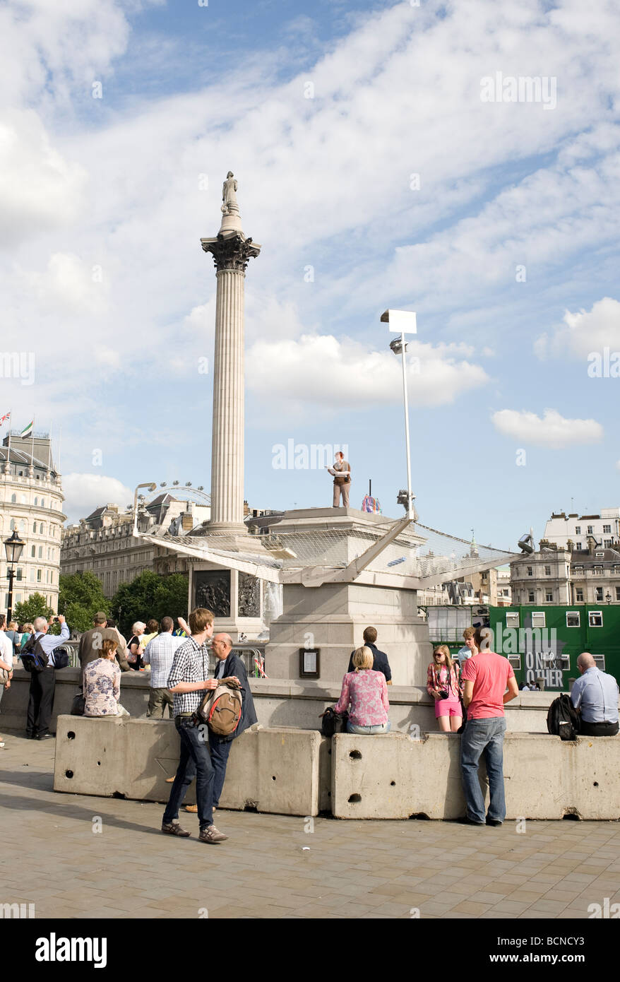 La quatrième Base du Trafalgar Square de Londres. Partie d'un projet appelé l'un et l'autre de l'artiste Antony Gormley. Banque D'Images
