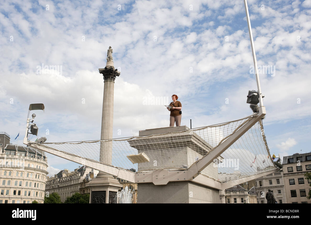 La quatrième Base du Trafalgar Square de Londres. Partie d'un projet appelé l'un et l'autre de l'artiste Antony Gormley. Banque D'Images