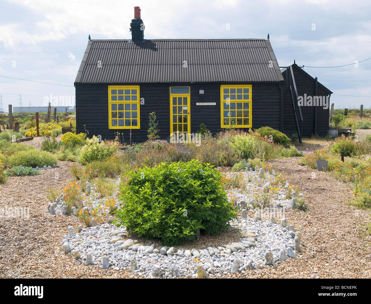 Perspective Cottage, la maison et le jardin qui appartenait à un producteur de films Derek Jarman à Dungeness, Kent, UK. Banque D'Images