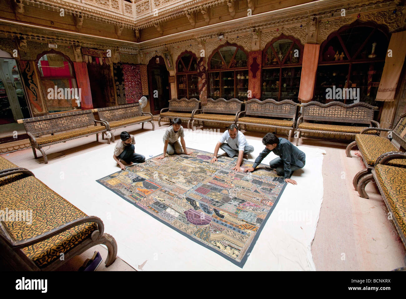 Le tissage de tapis Inde Rajasthan Jaisalmer Banque D'Images