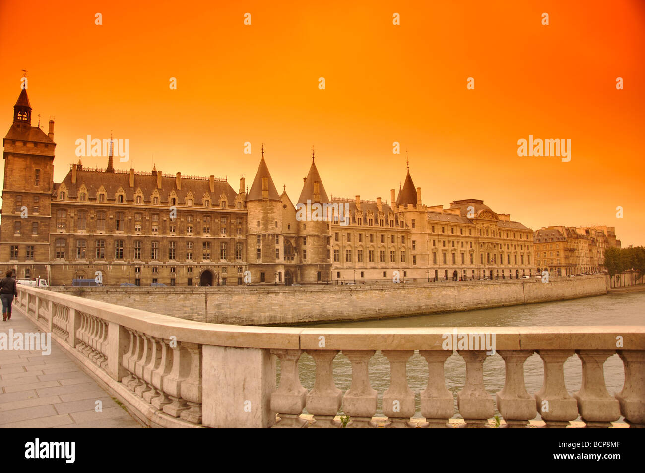 Conciergerie et Pont au Change pont de Paris au coucher du soleil Banque D'Images