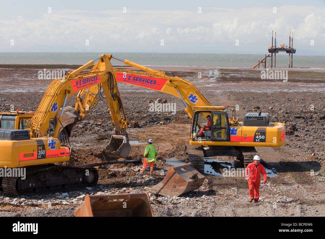 La construction du pipeline électrique pour porter la puissance de Robin Rigg l'un des plus important du Royaume-Uni d'éoliennes offshore, Workington, UK. Banque D'Images
