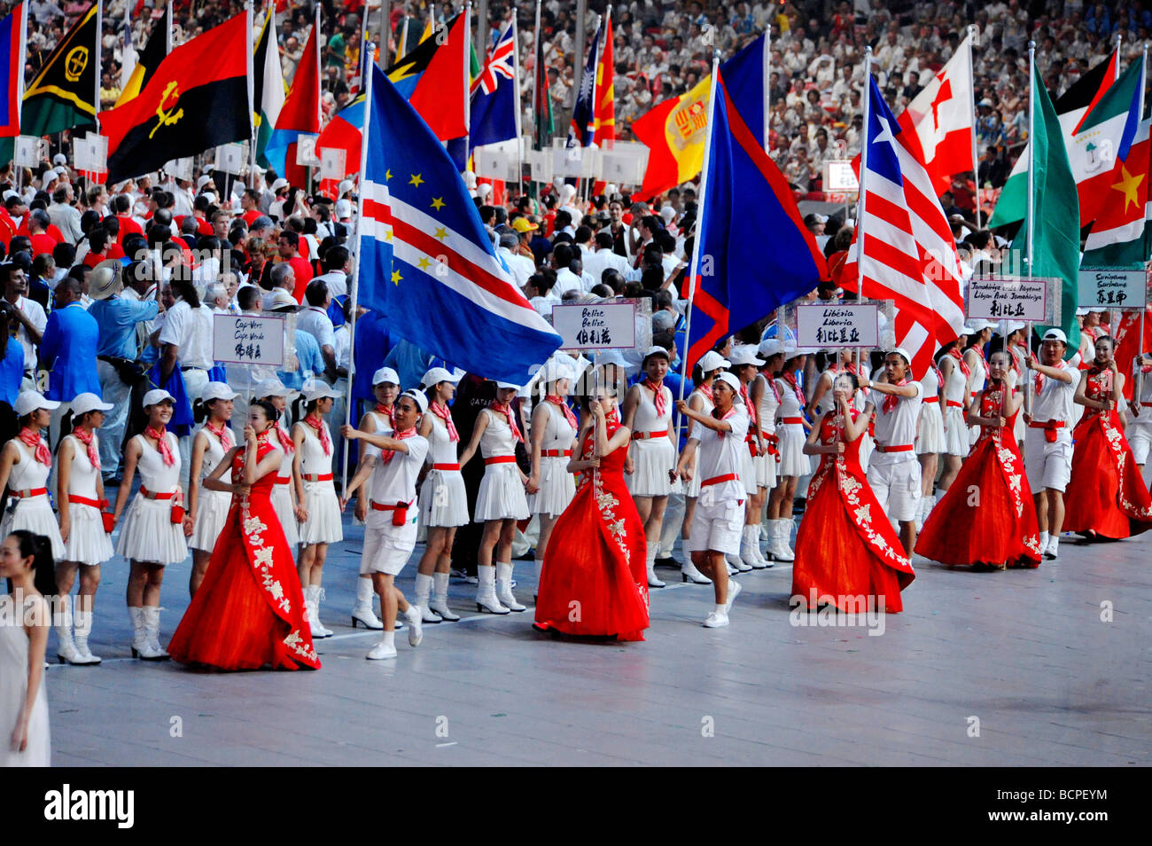 Les bénévoles et les athlètes olympiques de Beijing 2008 au cours de la cérémonie d'ouverture de jeu, Beijing, Chine Banque D'Images